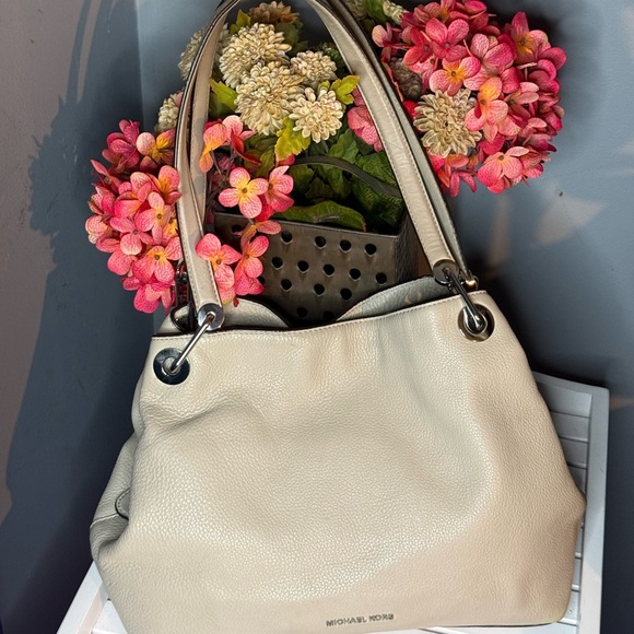 Michael Kors Raven Triple Compartment Shoulder Bag Handbag Purse EUC - Picture 12 of 12